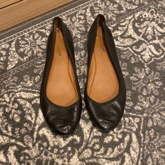 Lucky Brand | Leather Ballet Flats - Picture 2 of 7